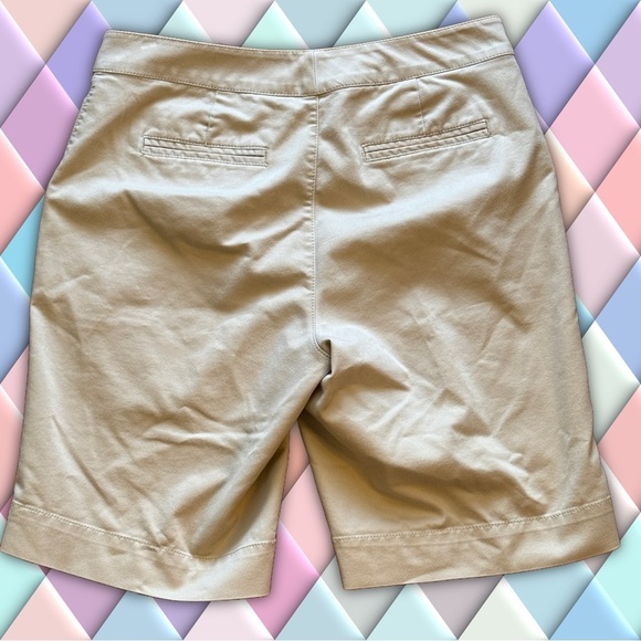 DOCKERS Khaki Chino shorts size 8 - Picture 2 of 3